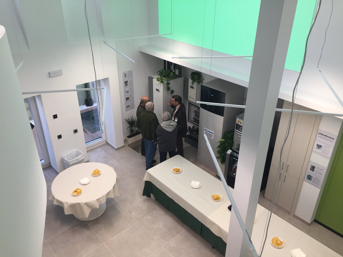 ShoworkingRivas's tweet photo. Hoy jornada de puertas abiertas #showorking Centro de Capacitación para la Rehabilitación Energética @gaizkaperezpro @ZehnderIberica @Polytherm @pladur_ES @fermax_spain @agremia @Amiitel @smartflower_es @Anerr_ @QuilosaSLU @Sika @Geberit_ES @AustralAir_ @Teclusol @Ebuilding_es https://t.co/HHEbXhn5n8