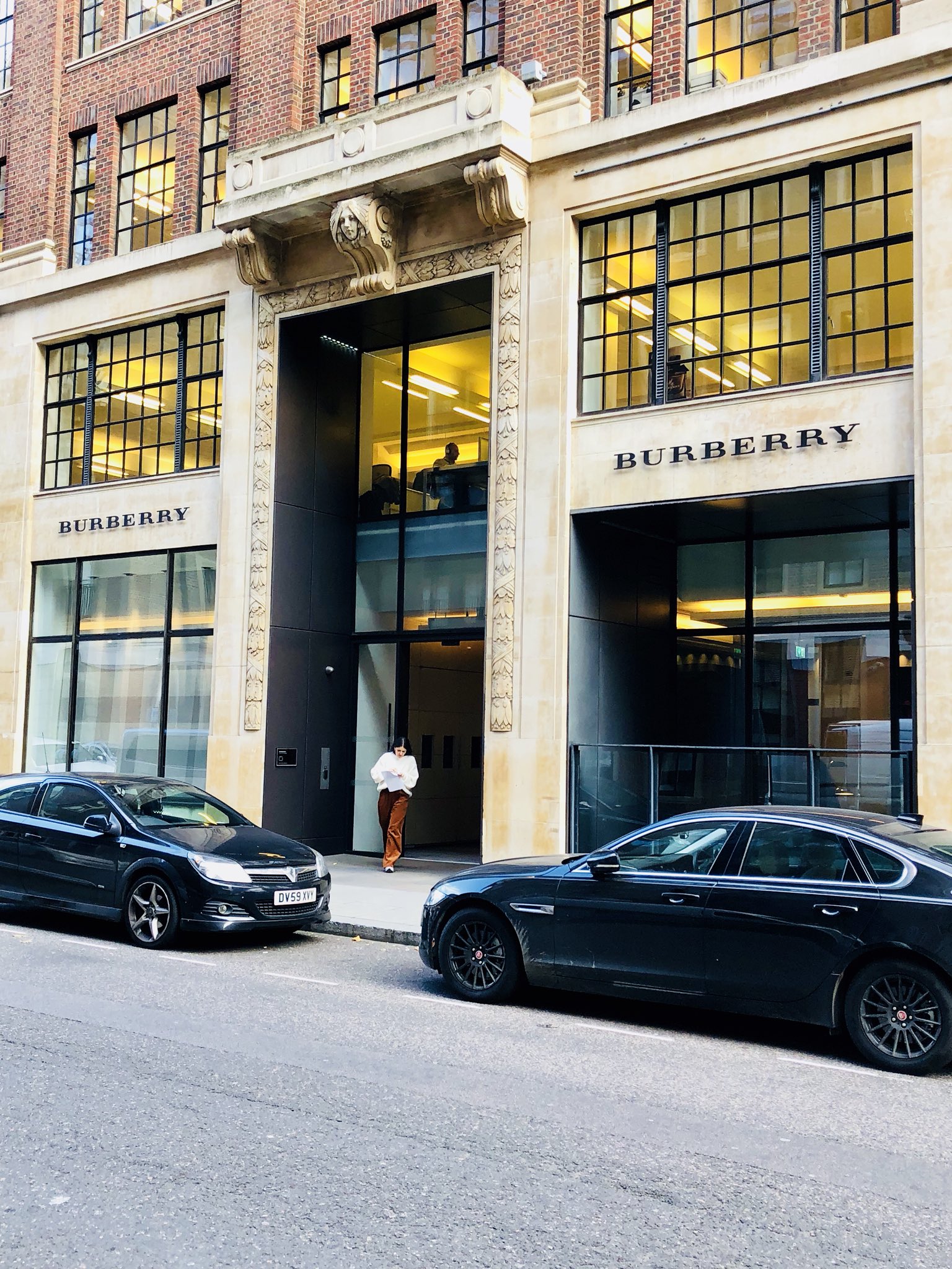 Burberry us corporate shop office