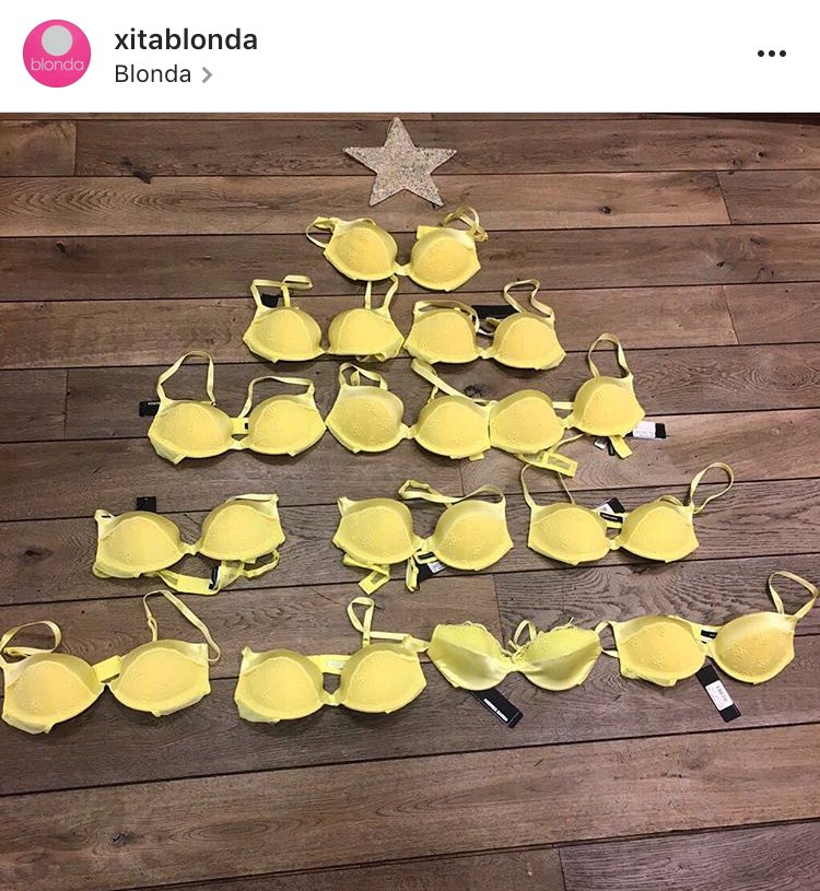CuquismeCAT's tweet photo. Un altre arbre de Nadal cuqui i carregat de raons. @xitablonda té sostens grocs a 5€🎗

#LlibertatPresosPolítics https://t.co/bQlAAXPadl