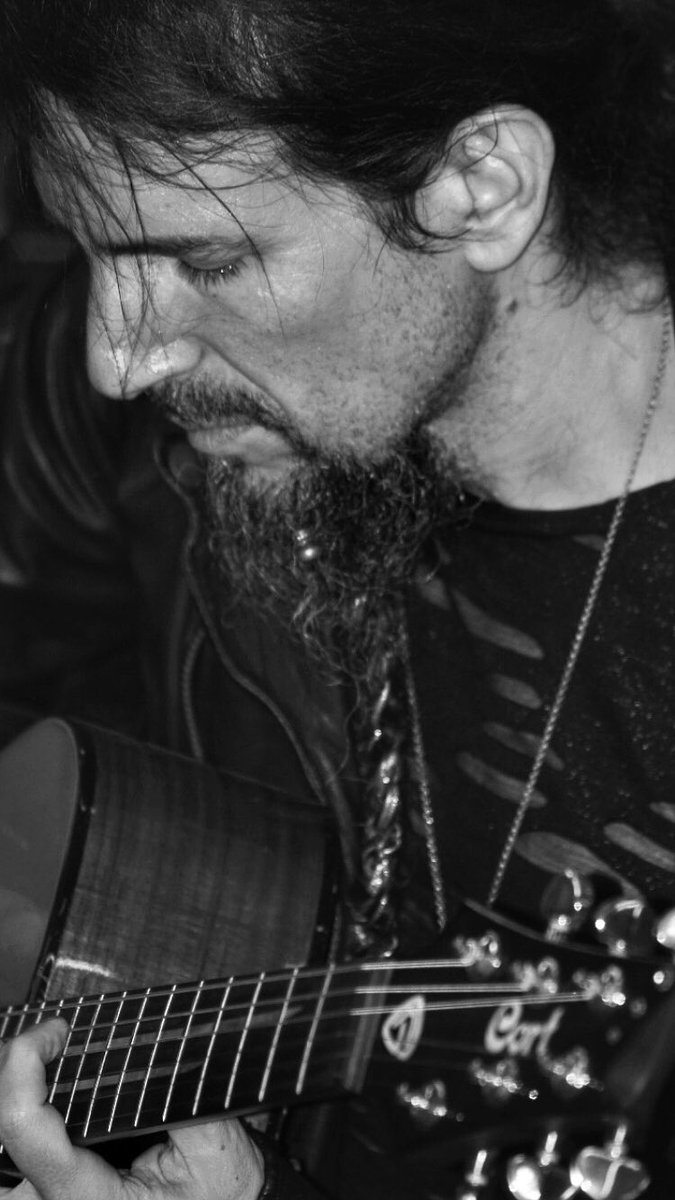 UYOENT's tweet photo. Mr. Bumblefoot "Sons Of Apollo" at @hiendguitar at @PlazaSemanggi November 30, 2017

#bumblefoot #hiendguitar #jakarta #indonesia #plazasemanggi https://t.co/3c2MOjDupv
