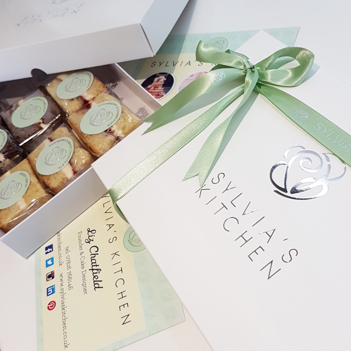 lilchatfield's tweet photo. Superb service from @ElitePackaging I love my new foil logo cake sample boxes thank you! #weddingcakes https://t.co/bgwKpSm2g3