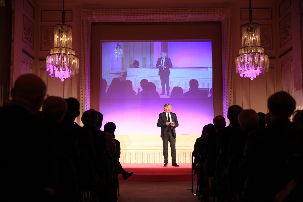 guillaumecairou's tweet photo. 🎉 Superbe soirée #IME2017 🚀 Quel beau chemin parcouru depuis sa création par @d_restino 👏🏻👏🏻👏🏻 #mentorat #croissance https://t.co/z5b5HVPck0