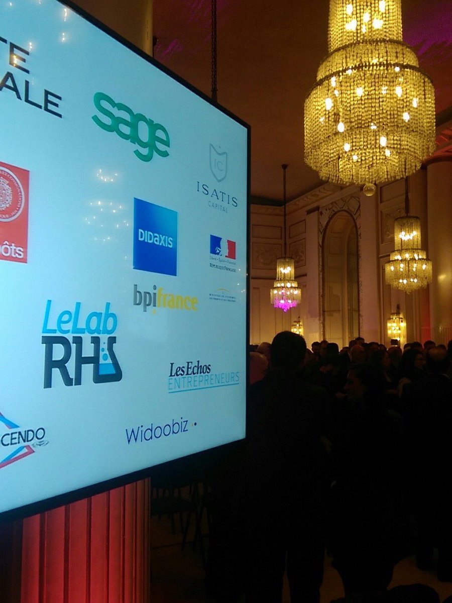 guillaumecairou's tweet photo. 🎉 Superbe soirée #IME2017 🚀 Quel beau chemin parcouru depuis sa création par @d_restino 👏🏻👏🏻👏🏻 #mentorat #croissance https://t.co/z5b5HVPck0