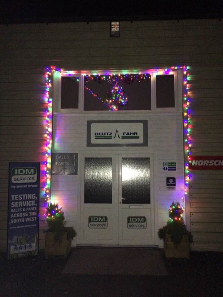 It's beginning to look at lot like CHRISTMASSS!!! (we're excited, can you tell?) 🎅🎄🎄 #Christmas #Agriculture #Cornwall #Advent #FridayFeeling #DeutzFahr