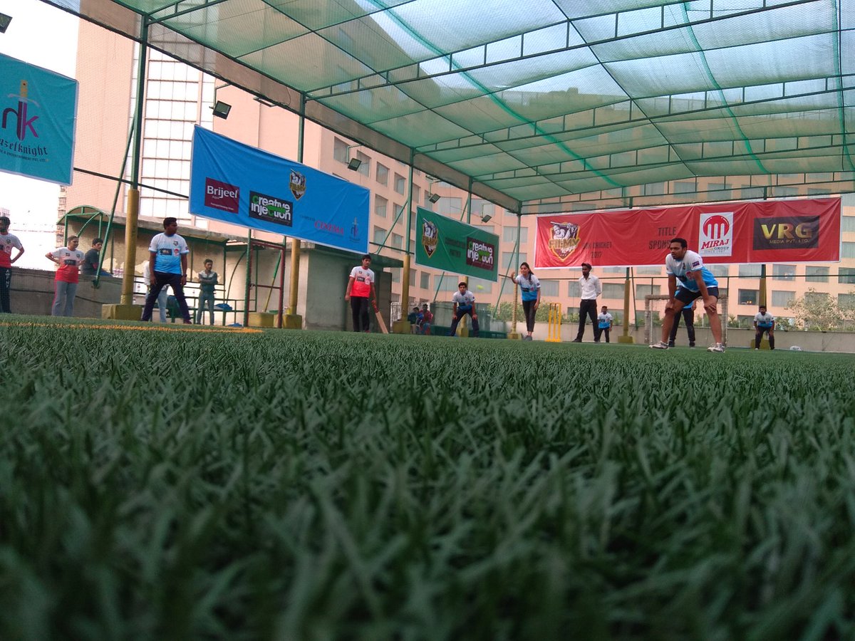 filmyleague's tweet photo. This match between team #FoxStarStudio and team #CosmoMaya is really heating things up. This one's a nail-biter! https://t.co/3dtBRTZwsD