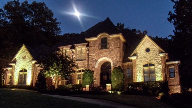 bennetch_marlin's tweet photo. The gift that keeps on giving every evening. Give the gift of curb appeal this season... There's no better way to surprise your spouse! https://t.co/eGy2iQZeAP