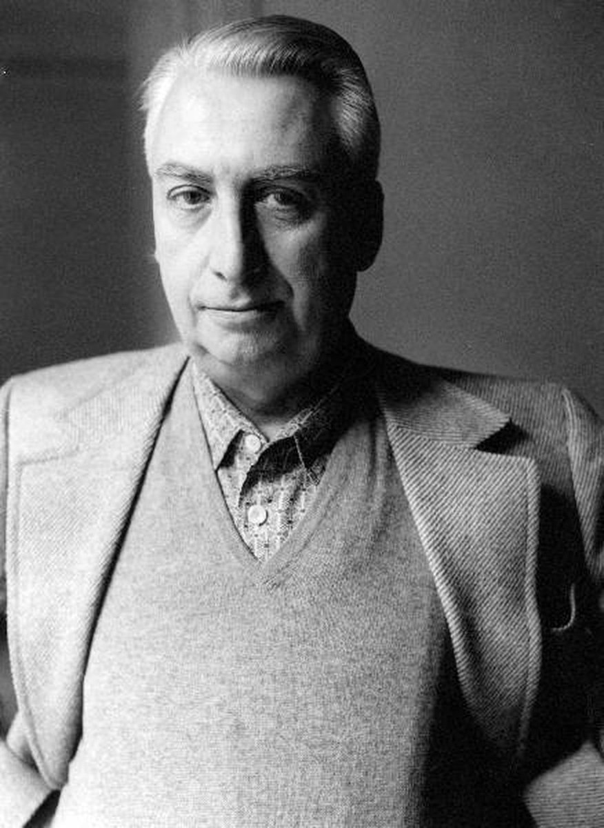 TabathaSouthey's tweet photo. Um, guys, I’ve been mocking Jordan Peterson for framing postmodernism as a kind of witchcraft and organizing a witch hunt around that premise but then just now I said “Simulacra” 3 times in a mirror and Roland Barthes appeared and told me ”The author is dead." https://t.co/7llON5XfBC
