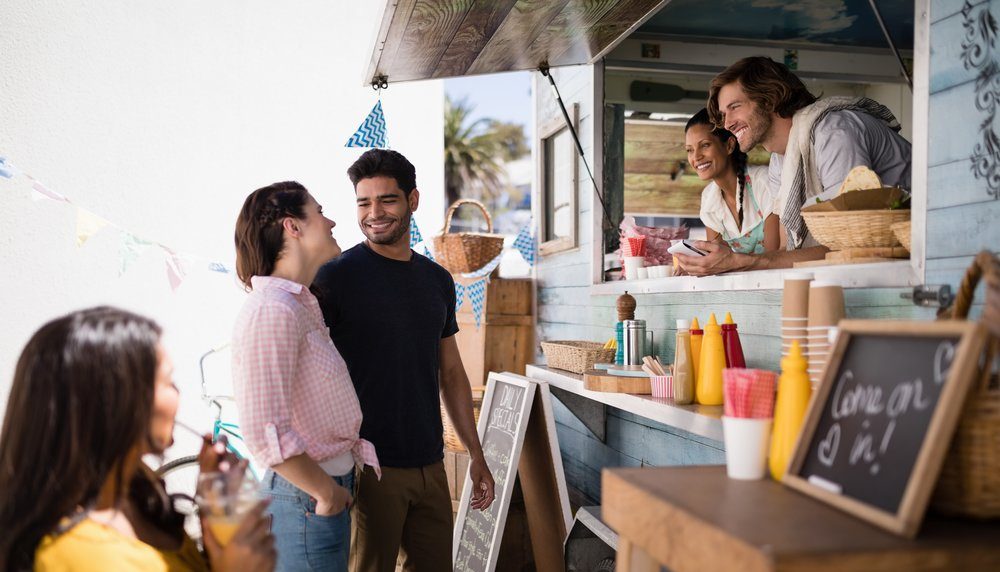 Repagas's tweet photo. ¿Sabes cómo equipar un #foodtruck para sacarle el máximo partido al espacio? ¿No? No te preocupes, en #Repagas te lo explicamos 😉
https://t.co/k6khOw2k22 https://t.co/PvbCIYo7dw