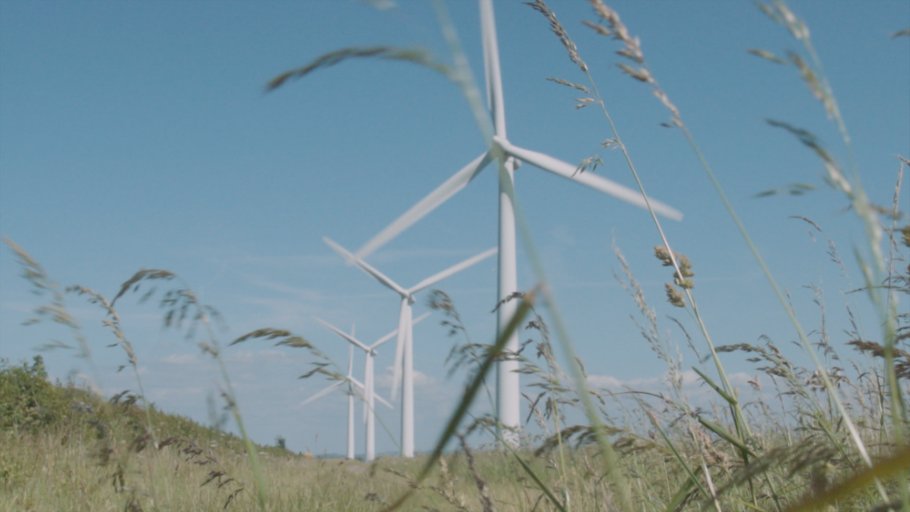 Public support for wind turbines has just reached an all-time high at 74%, while support for fracking (now at 13%) is at an all-time low.

But the government’s totally out of step.

Fracking vs. onshore wind: the system just isn't fair. 1010uk.org/articles/frack…