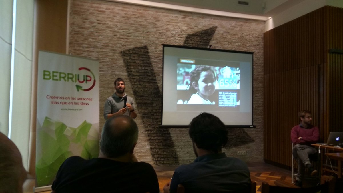 floren_molina's tweet photo. Con @WIMy_ cerrando el año en @BerriUp https://t.co/dnd0Y7XcHg