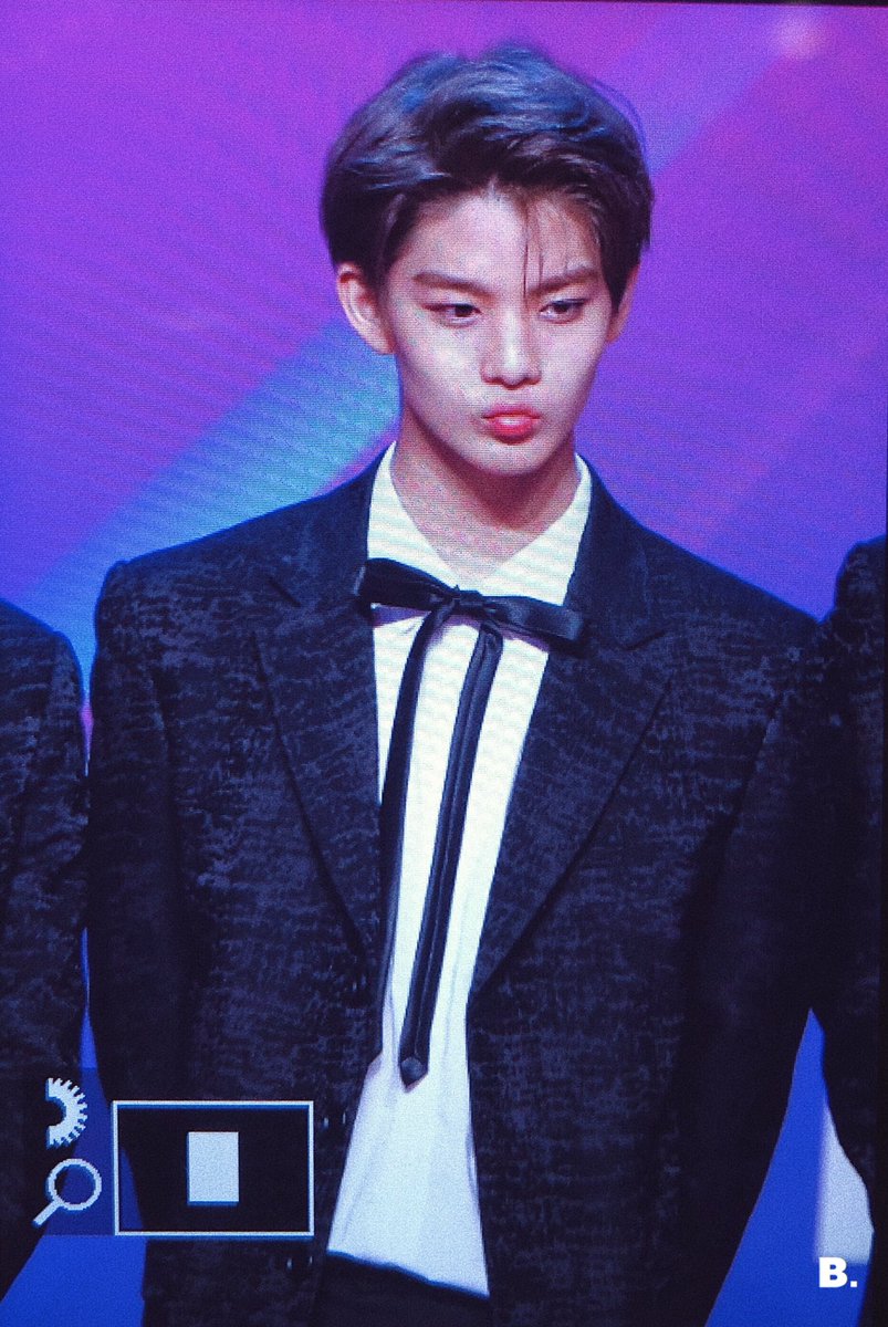 bbb_0510's tweet photo. 171201 MAMA IN HK #배진영 https://t.co/VYNtPx4Zfh