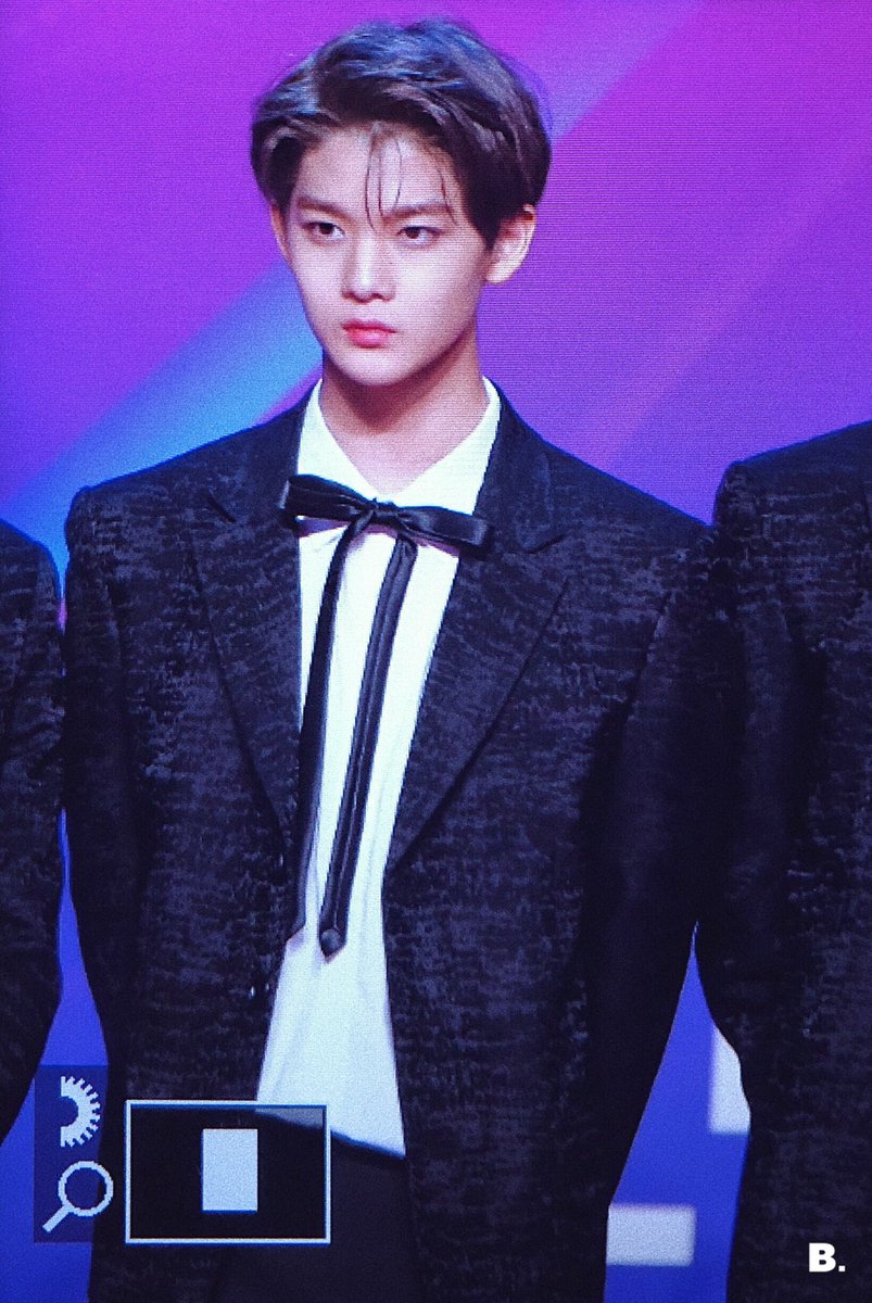 bbb_0510's tweet photo. 171201 MAMA IN HK #배진영 https://t.co/VYNtPx4Zfh