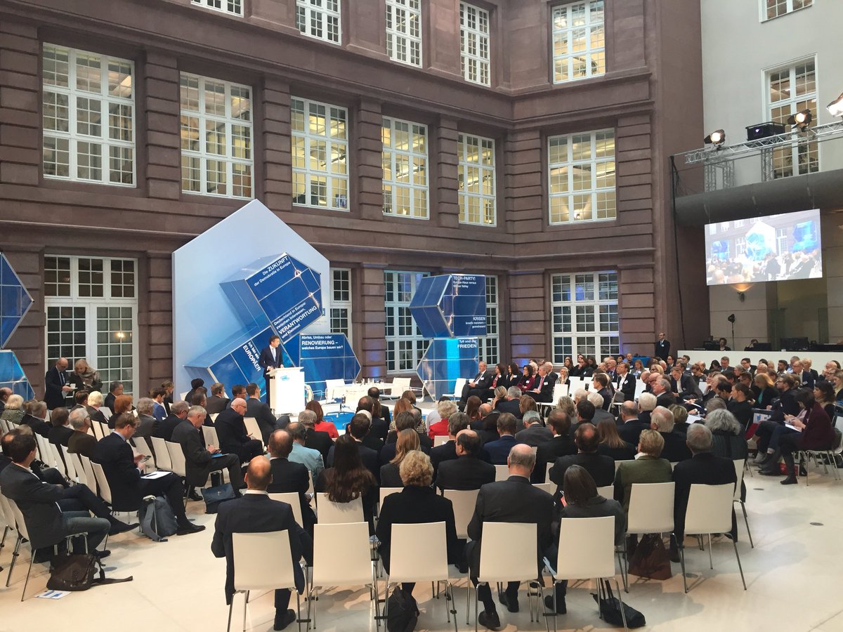 MichelReijns's tweet photo. In Berlin speech @J_Dijsselbloem on #eurozone’s performance &amp; important steps to take #DiaD2017 #emu #convergence #bankingunion https://t.co/4FjrM8C6Az