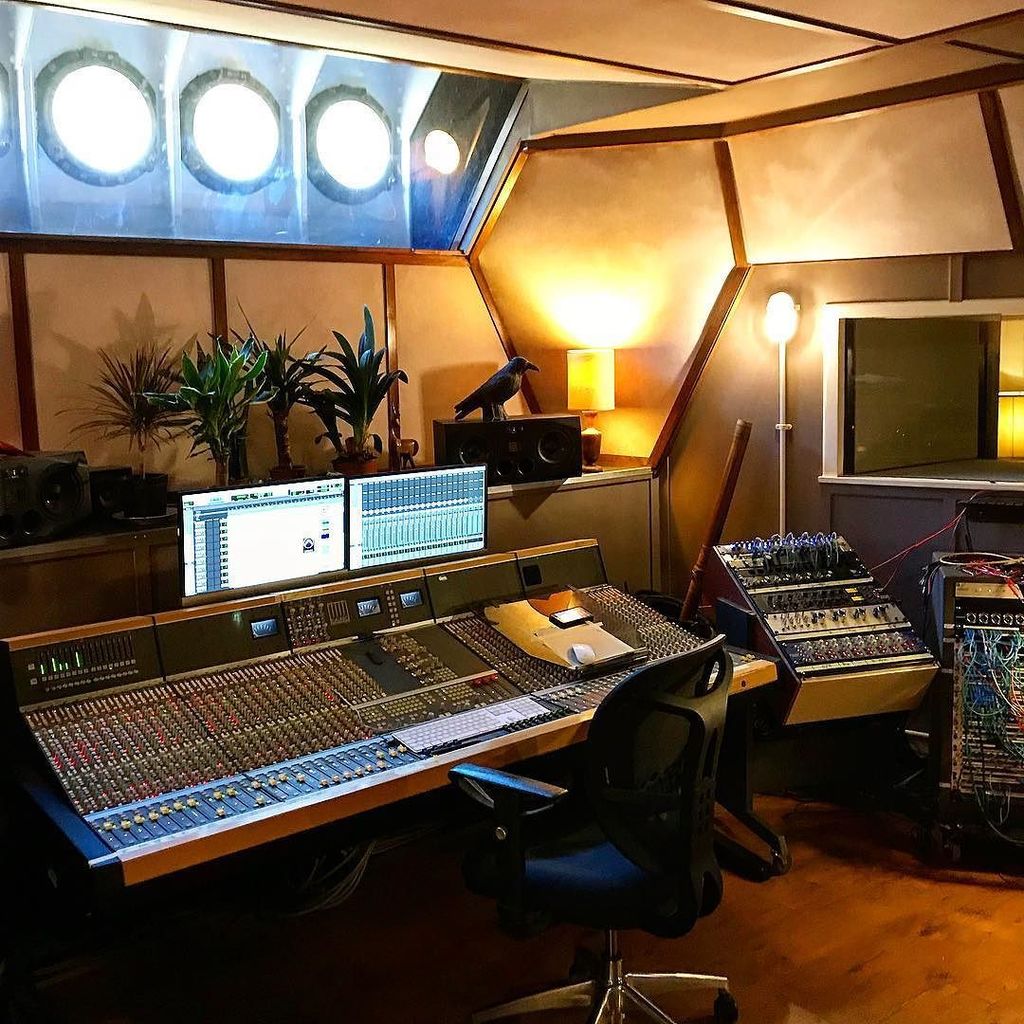 Lightship95 tweet media