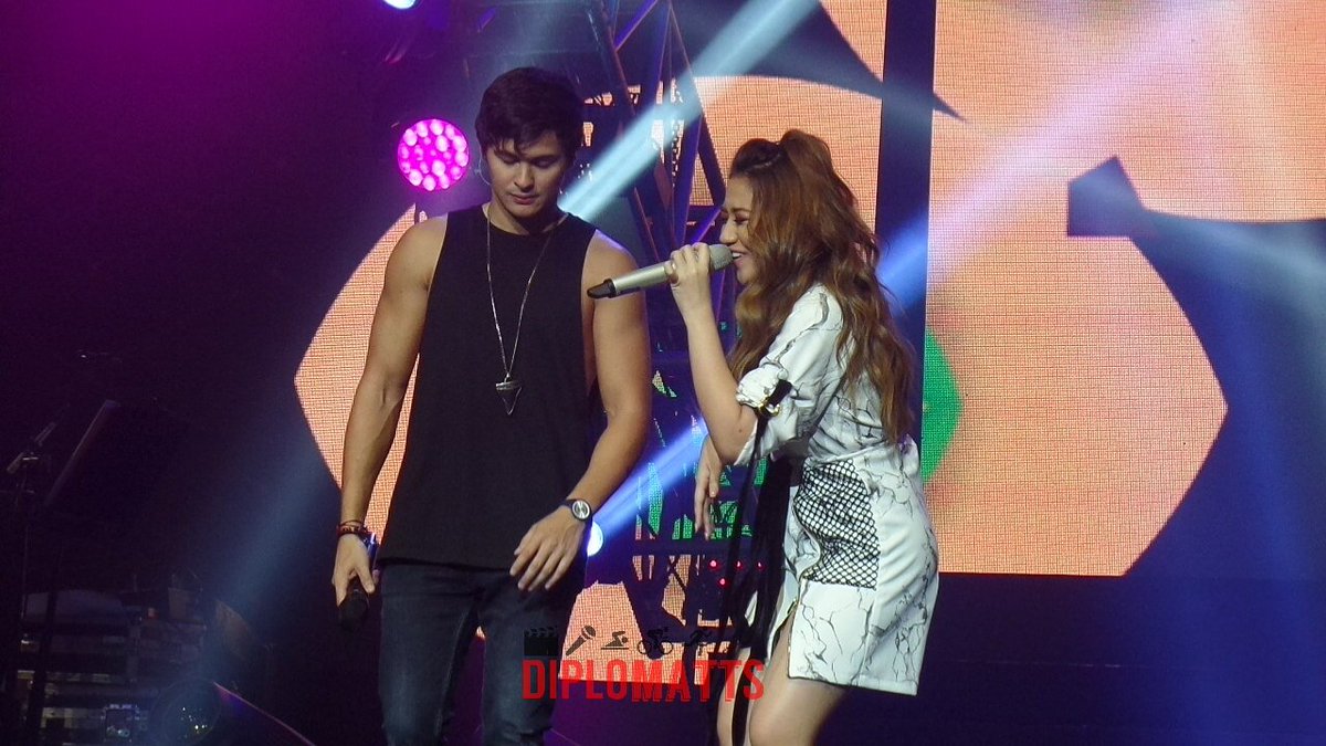 tetayazana's tweet photo. @mateoguidicelli and @itsMorissette ๐๐๐ ๐ #HeyMatteoConcert https://t.co/hnTTd8bcif