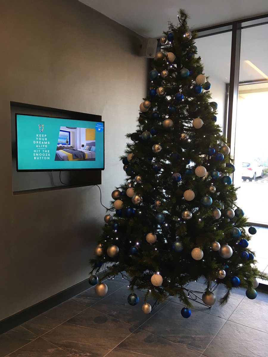 TheKeelUK's tweet photo. Itβs December, the trees are up!! You could be in your new home by Christmas- stunning 2 bed apartments available now! No Admin Fees so you can spend more on presents! Call the team to arrange a viewing! 0151 475 2715. #LoveTheKeel #KeelConcierge #Liverpool πππ https://t.co/6mnSMciANG