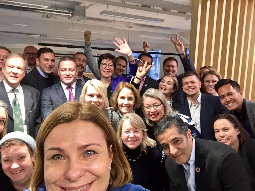 AntolaTuula's tweet photo. With this team to moon and back, we're moving humanity forward, faster @UNTILlabs #untilfin #espoo #otaniemi #vtt #aaltouniversity #espooinnovation @SinikkaAntila #formin https://t.co/5PjjpGF8TE