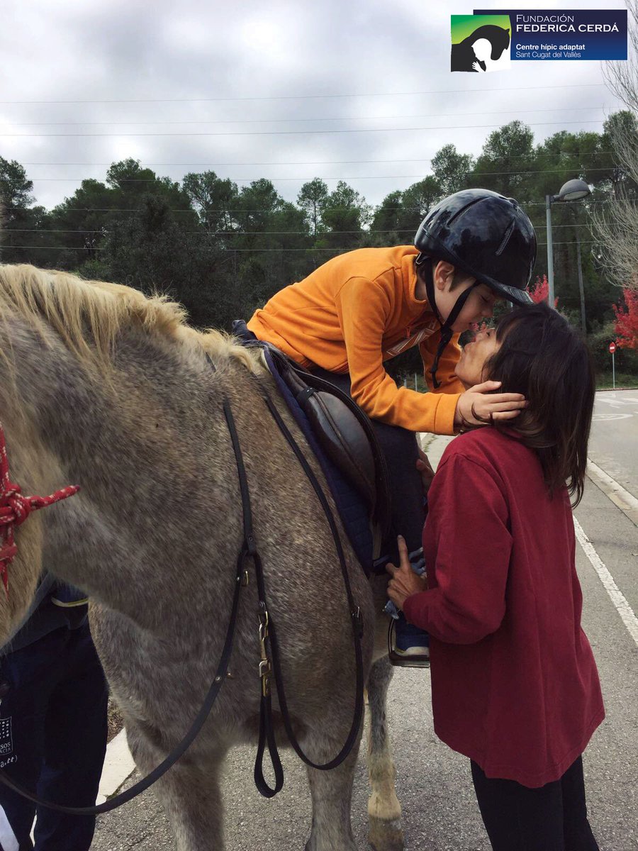 En la Fundación Federica Cerdá decimos ¡Hola! al mes de Diciembre con esta preciosa foto tomada en una de nuestras terapias; ¡¡a la vez que nos damos cuenta de lo rápido que pasan los días!!
Gracias a todos por seguir formando parte de esta gran familia