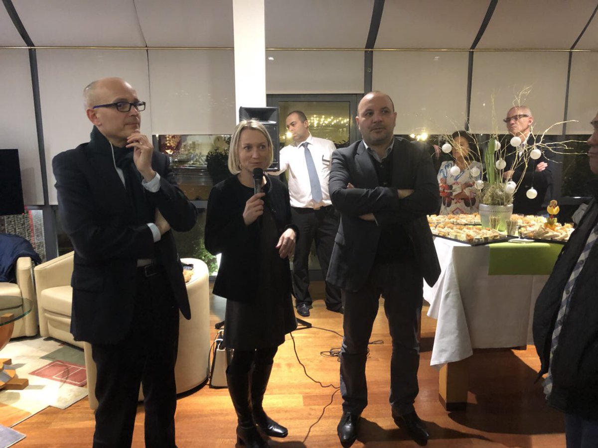 Renaissance_69's tweet photo. Soirée conviviale organisée par Caroline Collomb pour remercier les helpers du Rhône qui ont contribué au succès du 1er conseil national de notre mouvement le 18 novembre dernier. https://t.co/ffz4AUm1x5
