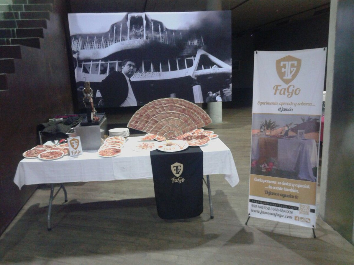 JamonesFago's tweet photo. Ayer #fagoexperiencia de la mano de @AJERegionMurcia en la gala #premiojovenempresario de Murcia en el archivo regional. #hamforall #hamlovers #jamonparatodos #amantesdeljamon https://t.co/ZIAatBuVhy