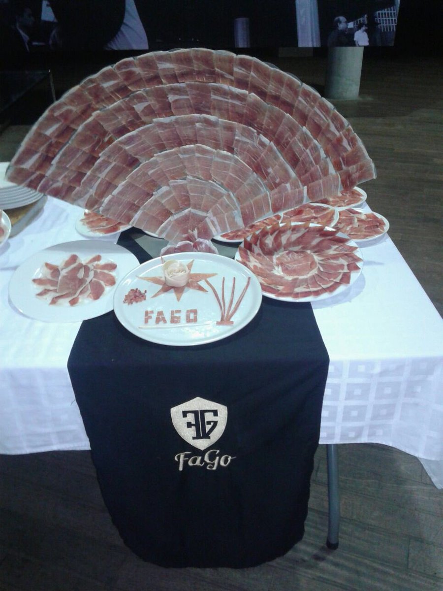 JamonesFago's tweet photo. Ayer #fagoexperiencia de la mano de @AJERegionMurcia en la gala #premiojovenempresario de Murcia en el archivo regional. #hamforall #hamlovers #jamonparatodos #amantesdeljamon https://t.co/ZIAatBuVhy