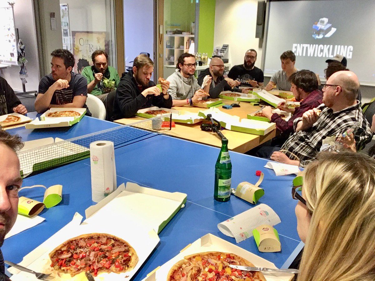 DBrochwitz's tweet image. Kurze Mittagspause beim @KIDSinteractive GameJam #KiGJ17 #keineZeitFürMittagsschläfchen