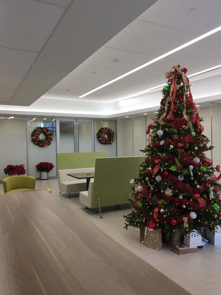LeslieFan_1's tweet photo. I love the holiday decorations at our new Dow Texas Innovation Center! https://t.co/mq8JjygasB