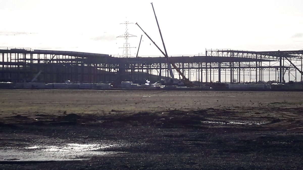 BusinessinDN's tweet photo. Construction moving at pace at @iPortUK the largest and most prestigious industrial development taking place in the UK. Contact us on 01302 735555 for further details of what the offer is for your business @LogisticsHubUK #logistics #manufacturing #wearedoncaster https://t.co/dkXf3TV7Me