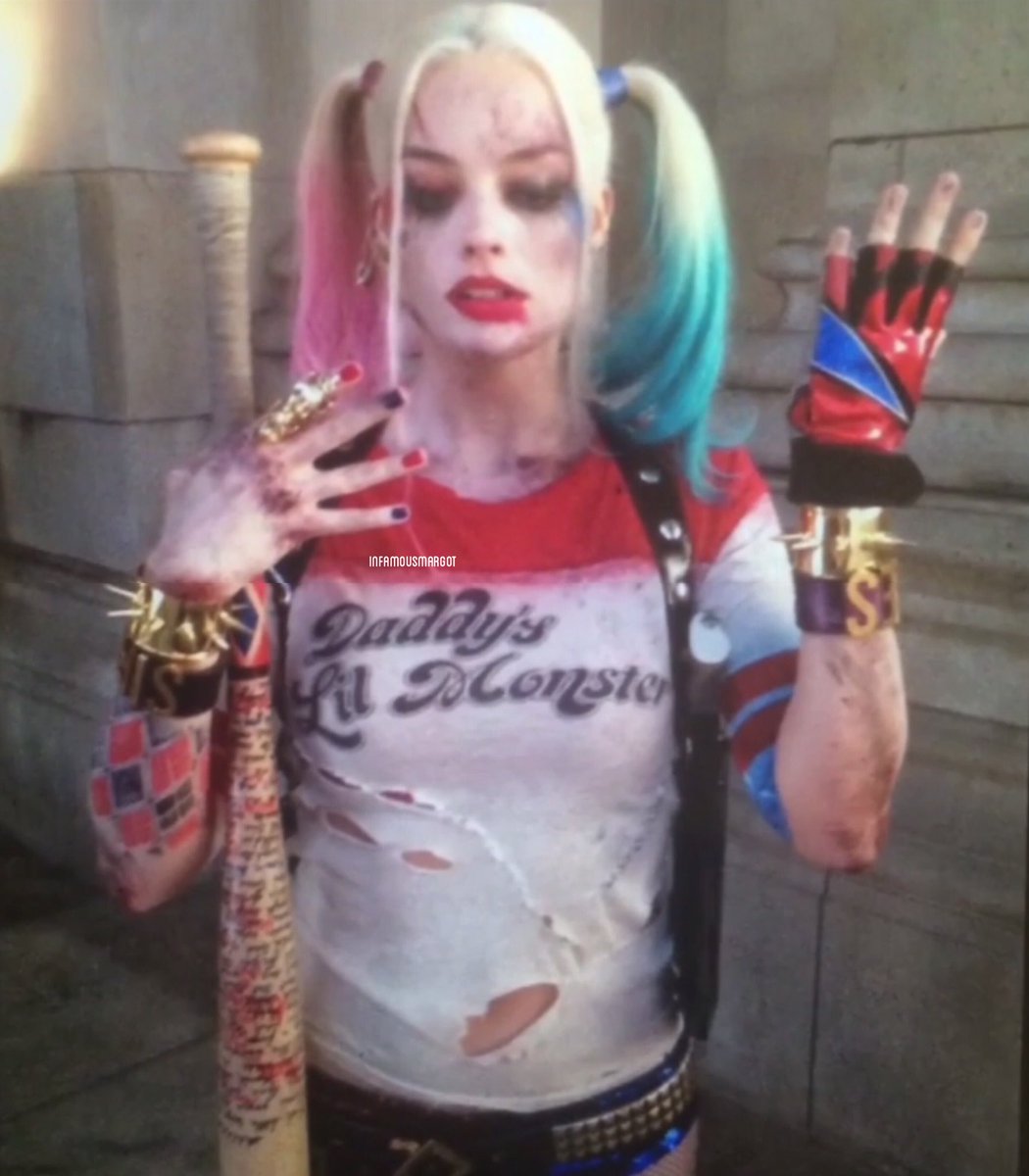 courtney on twitter new full length pictures of margot robbie as harley quinn on the suicide squad set margot robbie as harley quinn