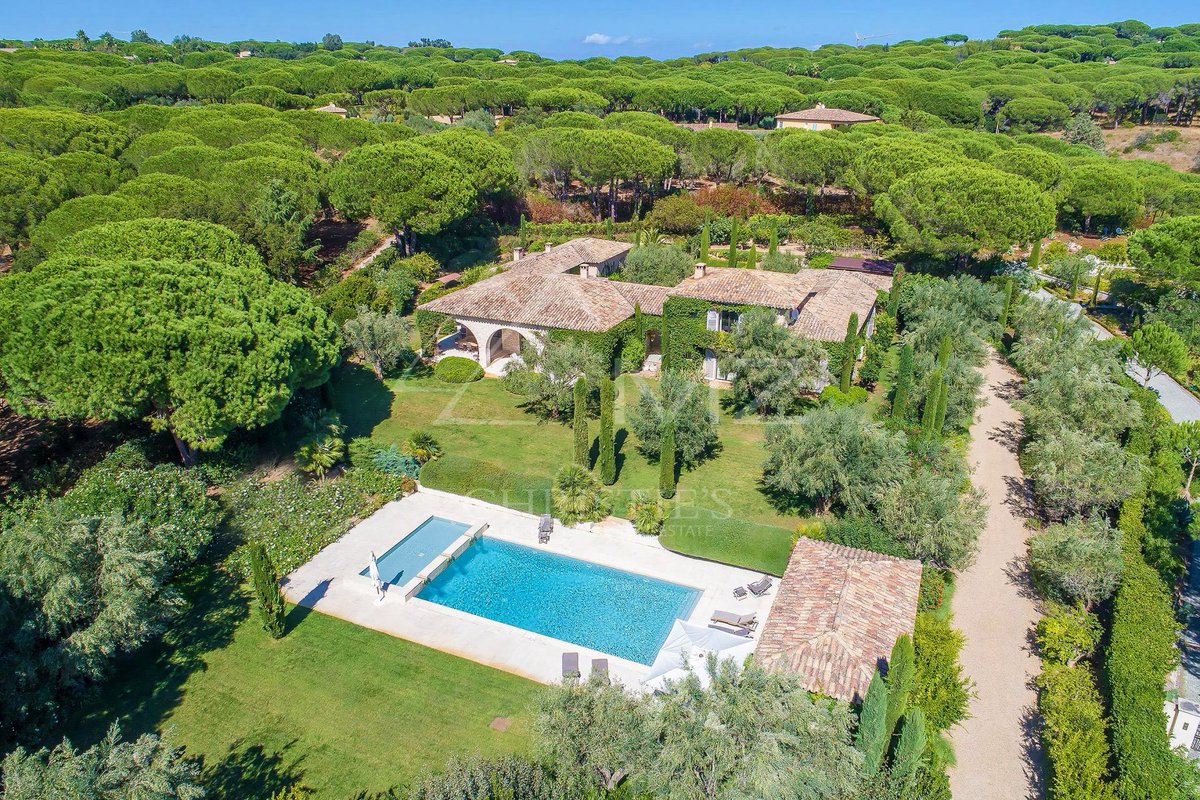 Michael_Zingraf's tweet photo. #Sale #FrenchRiviera #Ramatuelle #ProvencalStyle #CharmingProperty #SeaView #LuxuryRealEstate
Full story here : https://t.co/9Al9GFGuwU https://t.co/tBynKcalzB