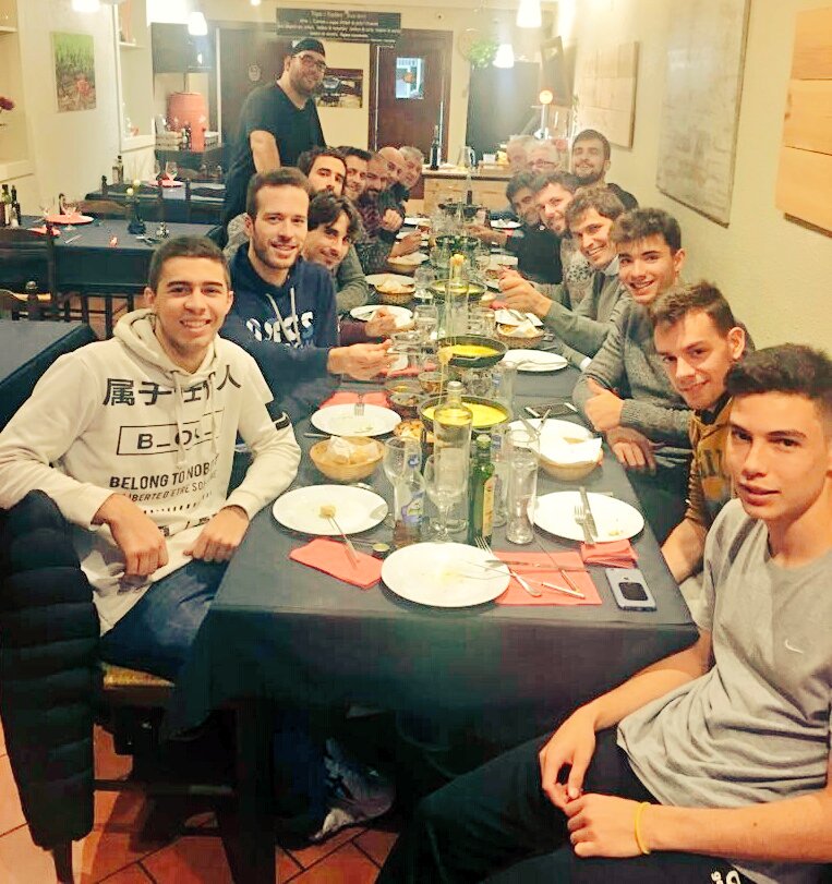 GonzaloMedina37's tweet photo. Ahir sopar d'equip al Fondue restaurant, @Jose_ElPrimo  muchas gracias por el trato, por una atención inmejorable y por una comida excelente. Volveremos con la decoración nueva #alLio https://t.co/RnB4DwU6Bc