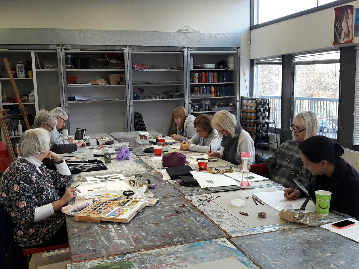georgiadanvers1's tweet photo. My Friday workshop😀
@Xav_Anderson 
@AngelAleHouse 
#workshops #botanical #art https://t.co/YfINBmIoqa