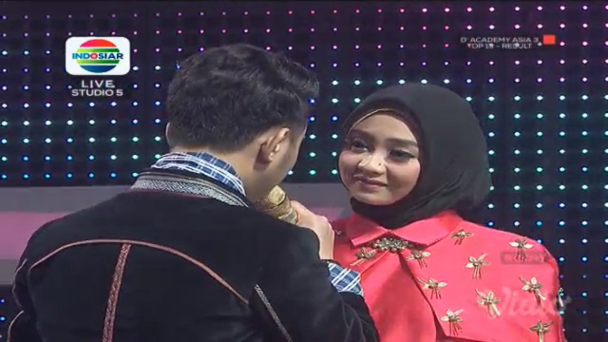 Memandangmu, walau selalu 😘😘
<a href="/DA2_Ega/">Ega (REAL)</a> <a href="/DA3_Rafly/">Muh.Rafly Heriawan</a> EGA DI DAASIA3 IVM
