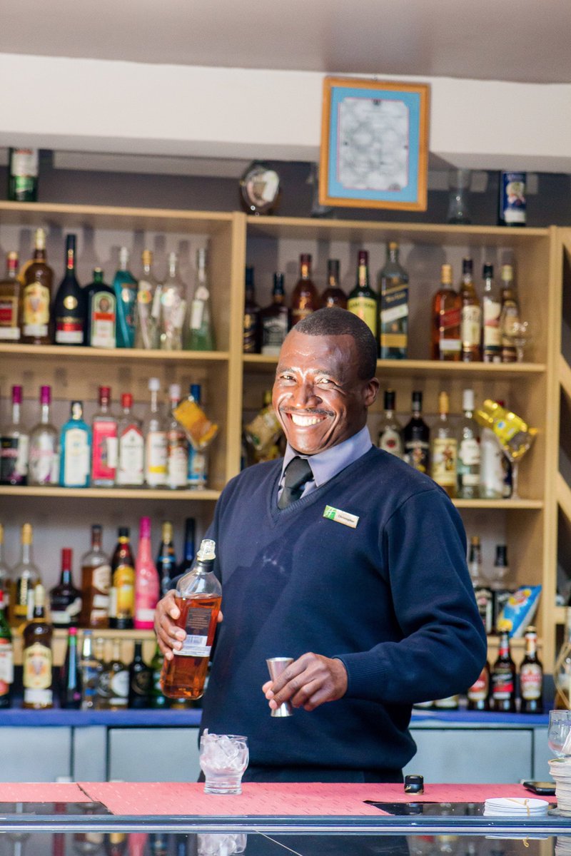 Holiday Inn Zimbabwe tweet media