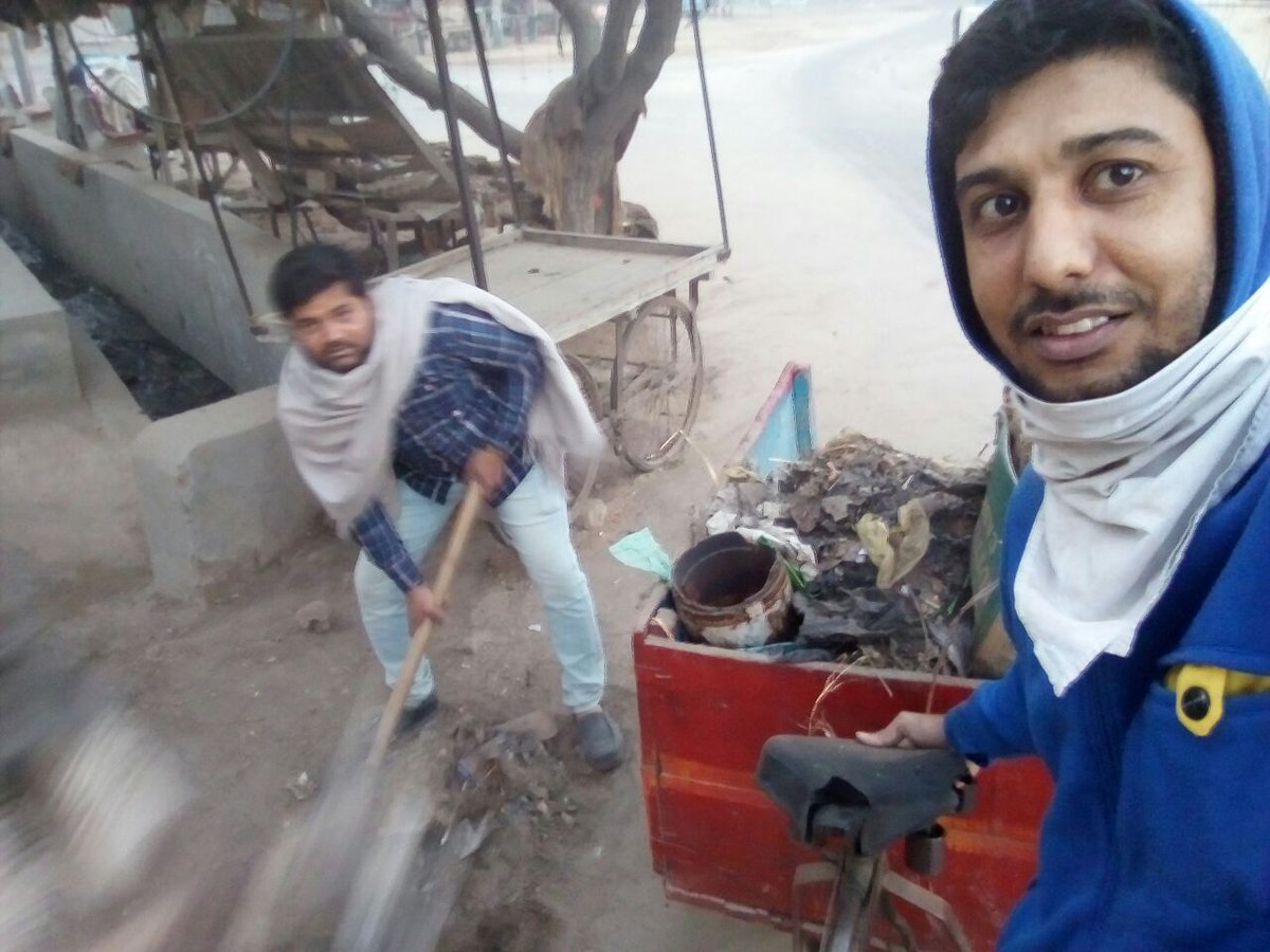 kksir09's tweet photo. NGO सुखसागर के द्वारा शुरू किए गए साप्ताहिक स्वच्छता अभियान के पहले दिन के कुछ पल। @nitasha_rakesh @ravidevrath007 @srm004 https://t.co/3GVWB0hEXc