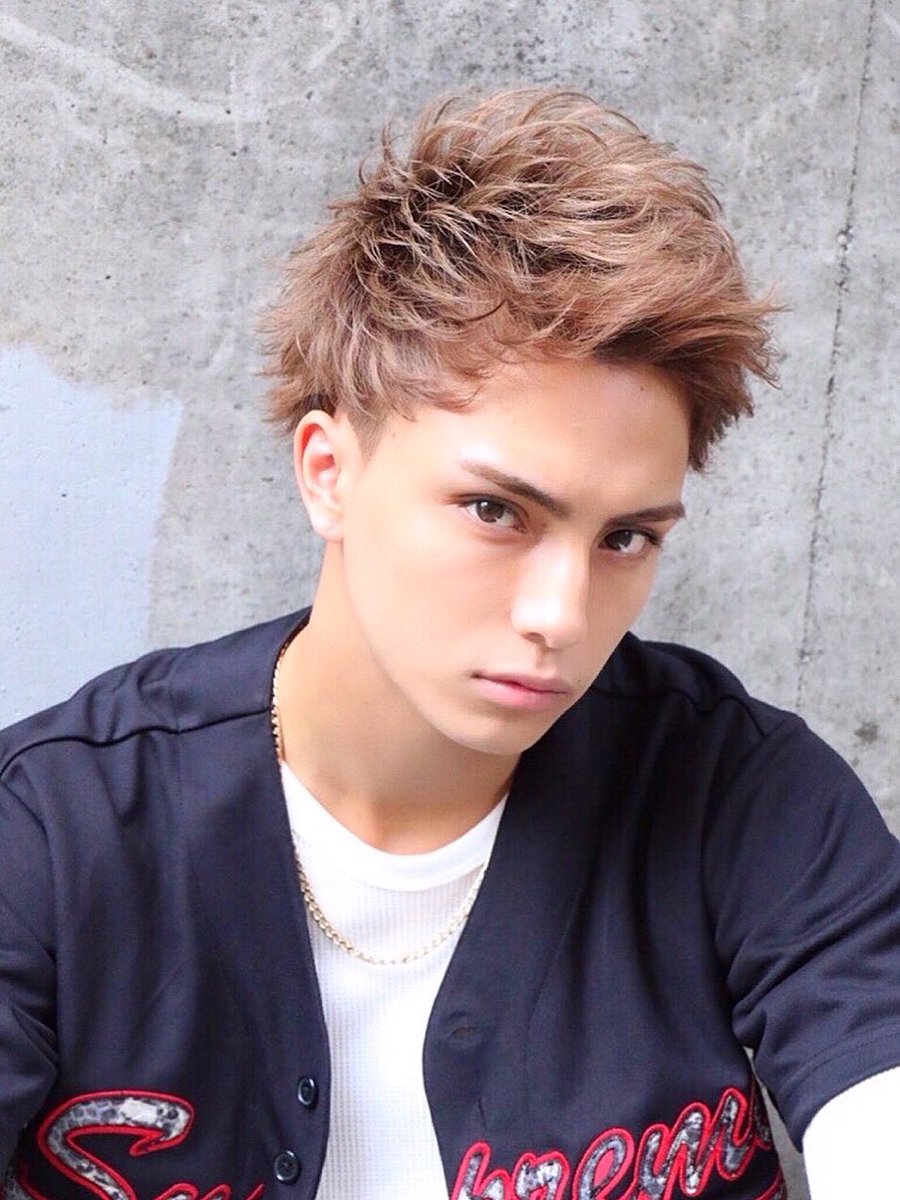 バンダリ亜砂也 もう一つ拡散のお願いが 今年のホットペッパービューディーアワード18 styleの中からstyleスピリットモヒカンが最終50styleにノミネートされました 僕が専属になれるように頑張ってくれて一番喜んでくれた出井さんとのstyle