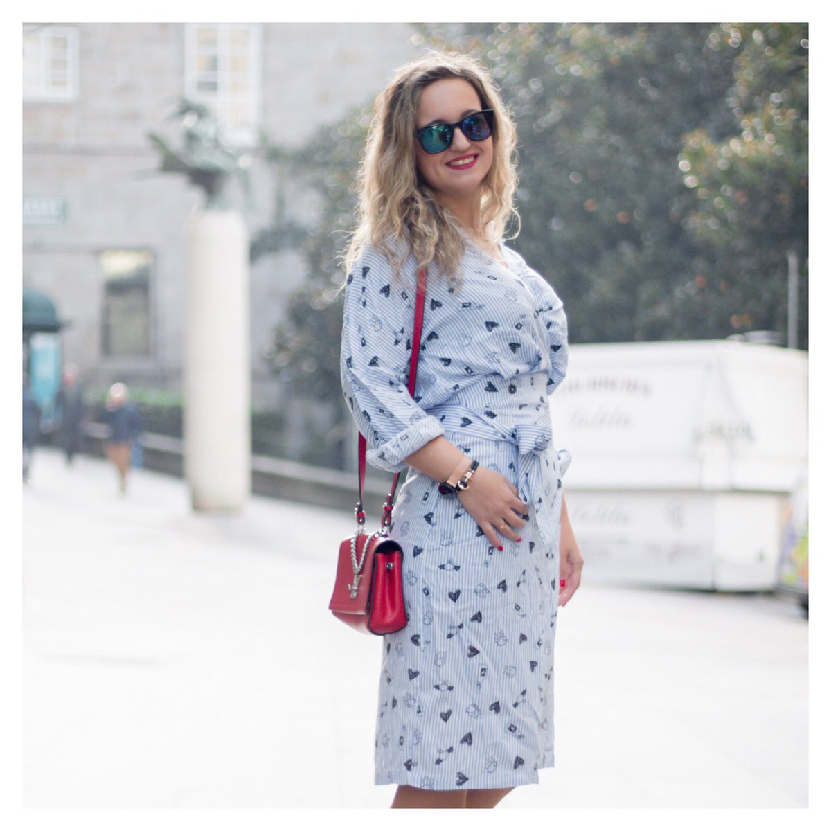 oyster_trend's tweet photo. Nuevo outfit de vestido camisero de @vipshopglobal con calcetines! Mirad su página, tenéis 5$ de descuento con el código Laura883  #VIPshop #VIPshopcommunity #Outfit
 https://t.co/hz33jxZ5Fi https://t.co/uPSkGn7UCU