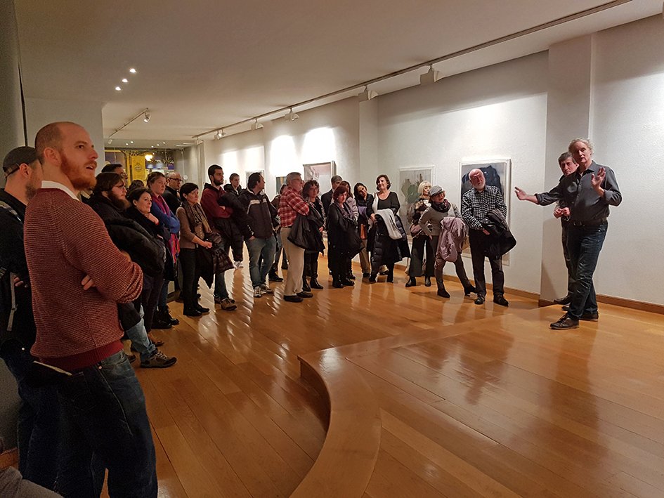 LumbrerasArt's tweet photo. ¡Gracias por acompañarnos en la visita guiada de Simon Edmondson a su exposición 'Des-Museo'! #galerialumbreras #simonedmondson #bilbao https://t.co/2IcpmF3mES