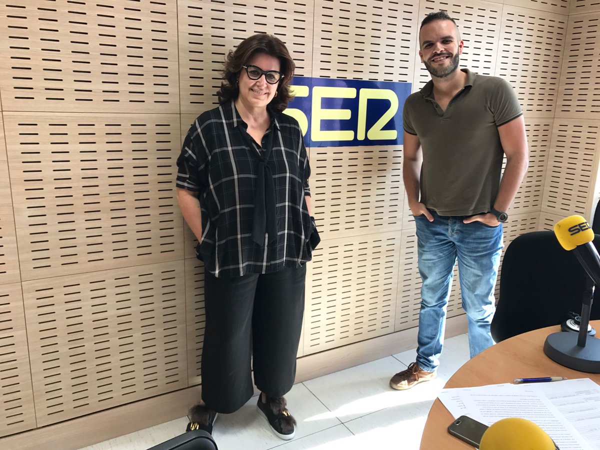 MarcoyMariaMODA's tweet photo. Hoy visitamos a @davidhperdomo en Hoy por Hoy 😍 Contando las horas para el desfile #FCMYMFS https://t.co/trmw52y9YJ