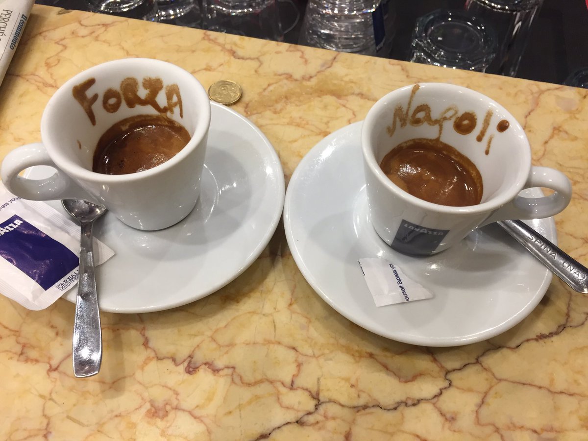 FCosatti's tweet photo. Tra un collegamento e l'altro ci vuole un caffè. E a #Napoli nel giorno della partita, lo servono così 👌🏻☕️ anche questo e' #NapoliJuventus @SkySport https://t.co/ExGoAKn133