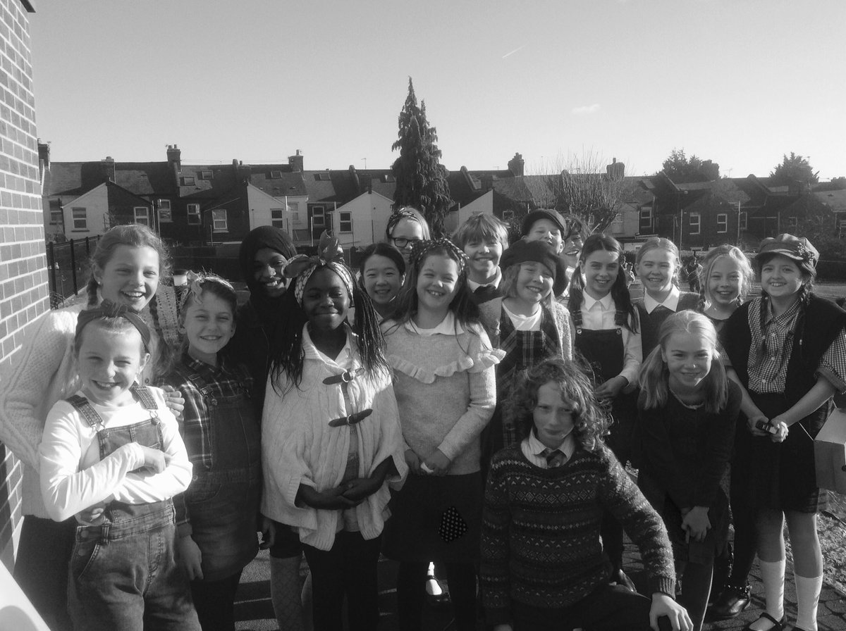 LadysmithFed's tweet photo. Amazing effort from the year 6 children and staff for WW2 day today! #AAA https://t.co/NxI41UEEkZ