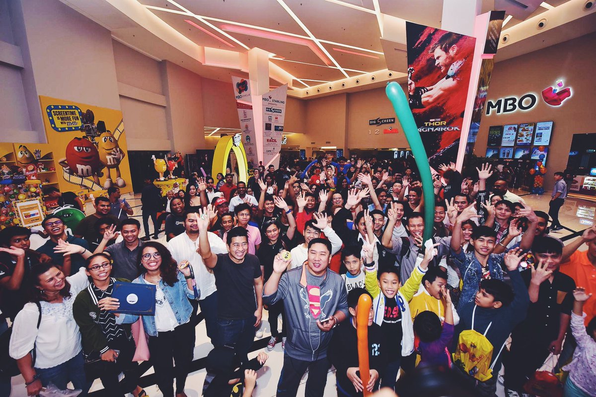 StreetFeeders's tweet photo. It's FINALLY Here!!
The much anticipated pics from our recent Justice League premiere!

Happy December :
https://t.co/Ve4Xly15yA

#StreetFeedersOfKL #SFTurns6 #SFOKL #SFOKLAwards #TheSFOKLAwards #StreetFeeders #Elluminate #BeAnEduHero #JusticeLeague https://t.co/rOdPJPzBho