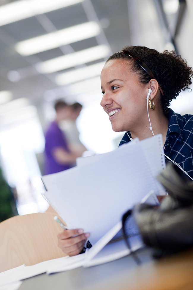 LSBU's tweet photo. Interested in studying at #University? The LSBU How to Apply Evening will help you prepare to make a #UCAS and #UKPASS application to the University and guide you on #studentfinance. Come along on the 6 December. Sign up: https://t.co/L9VjGOmoKe https://t.co/nDqADjbRKk