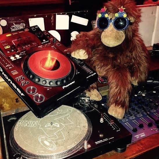 Its that time again, when we are open until 3am Today and you can come and cause some monkey madness... Dancing, Drinks and Dim-Sum. So come down our  Special Guest @DJ Max Correnti &amp; Sofia C will be spinning your favourite beats
Soul Classic , Disco Boggie .. Hurry Up 🙊