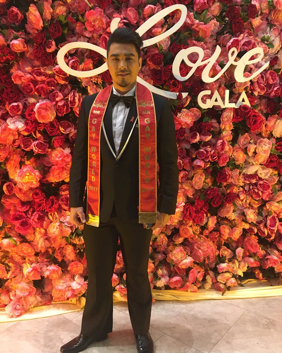 LoveYourselfPh's tweet photo. “To end stigma on HIV and AIDS, it has to start with awareness. It should be a social responsibility, not just by a single organization.” -John Raspado, Mr. Gay World 2017

 #LoveGala #WorldAIDSDay #HIVAwareness #EndStigma #Live2Luv https://t.co/IUzDfuqvXE