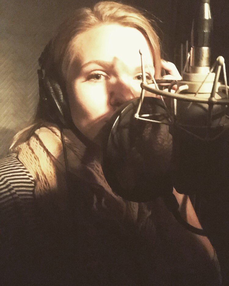 CallieHMusic's tweet photo. There is nothing like the feeling when you finish writing a new song and its so much more than you dreamt if would be 😌 #songwriters #livemusic #newmusic #trending #followme #freshmusic https://t.co/l52f0SDHhS
