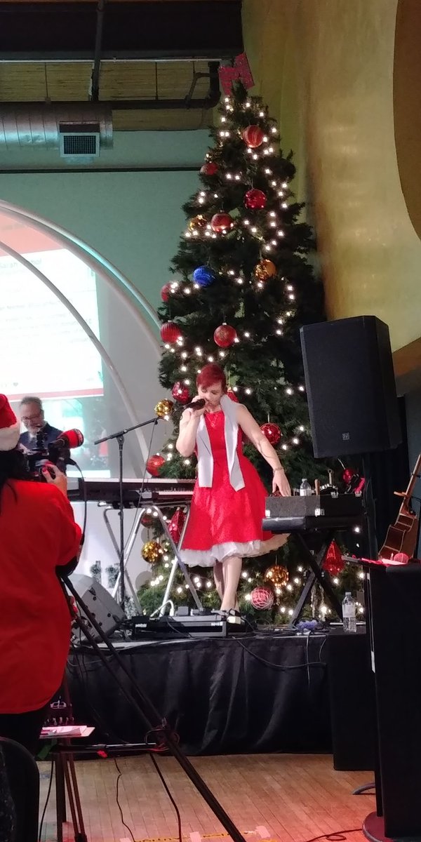 Truly special performances from <a href="/ambremclean/">Ambre McLean</a> with a looping pedal! Loved the "Chipmunk Christmas Song". <a href="/CBCKW891/">CBC KW</a> #CBCSOTSONT