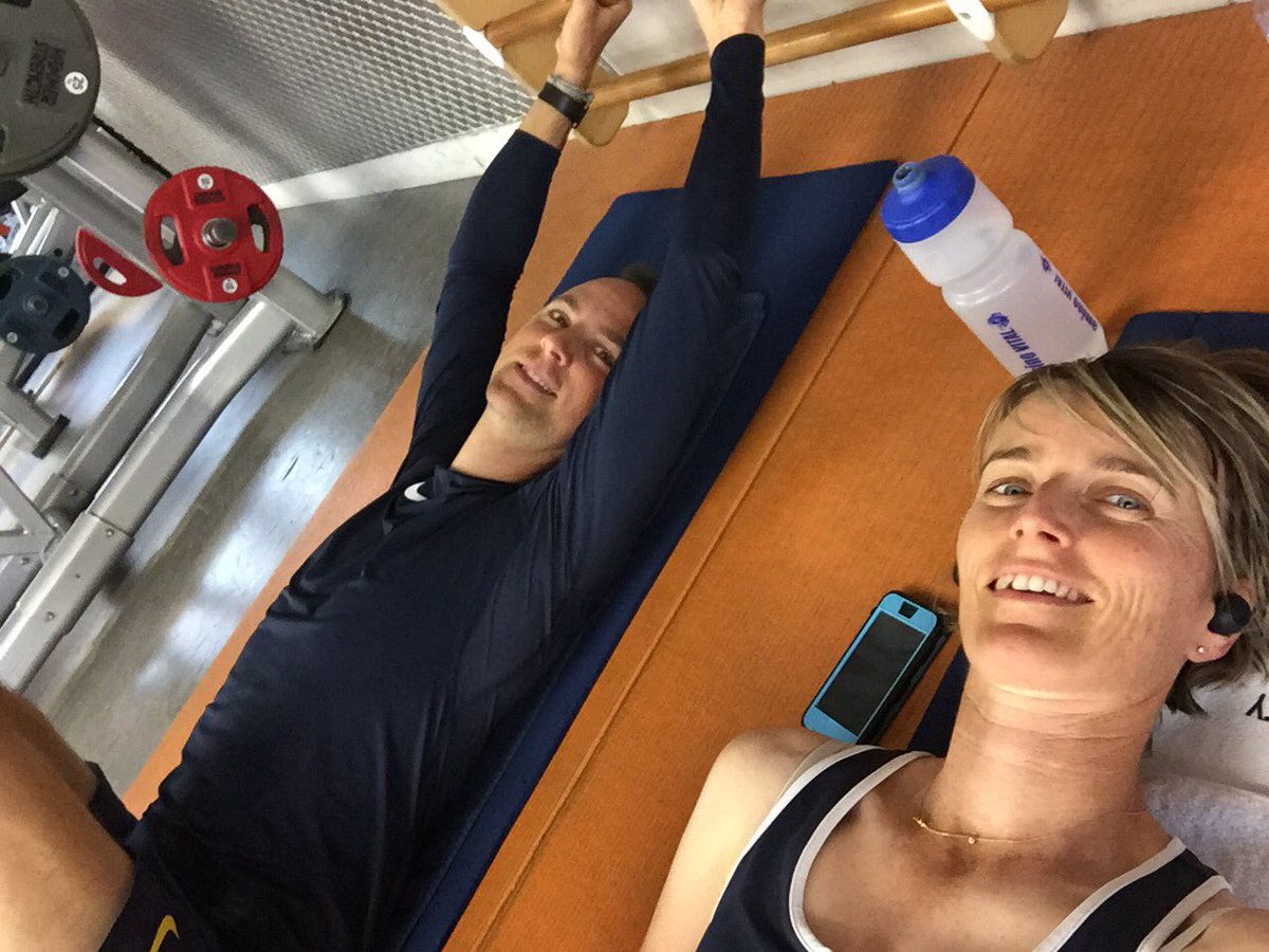 SofGiquelCoach's tweet photo. Family workout this morning @GENAEBRON #sparingpartner #healthyfamily #fitfamily #teamwork 💪👊🏋️‍♂️😎@axelbettan54 https://t.co/lWKLEsaxni