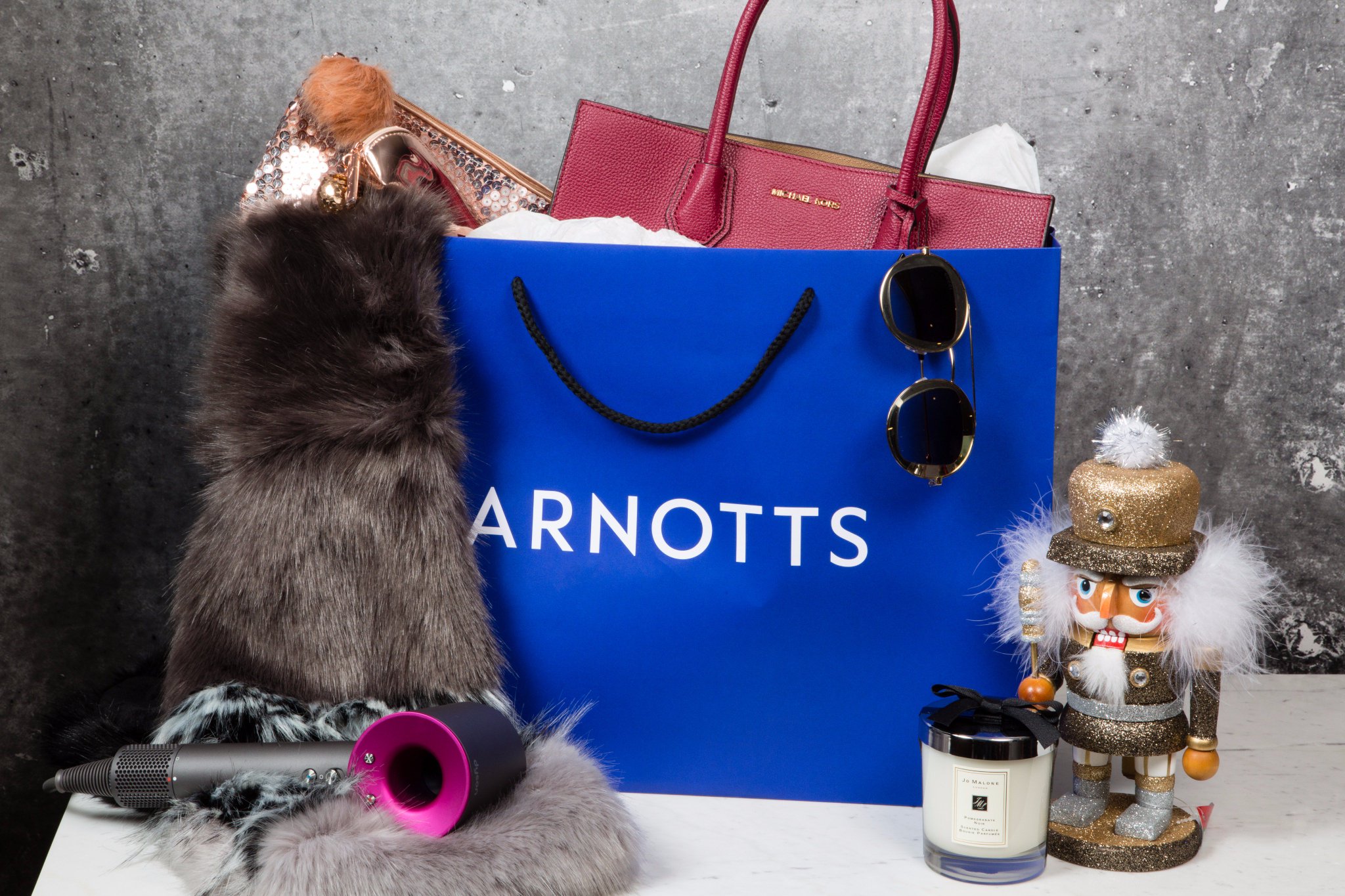 luggage arnotts