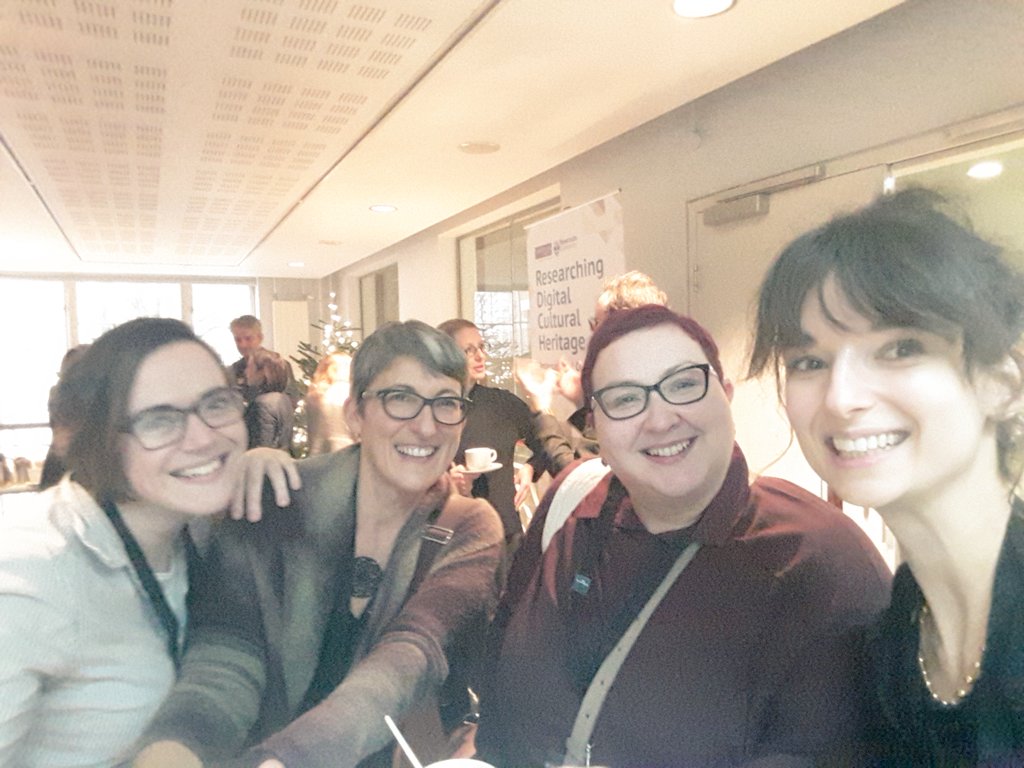 CarolineClaisse's tweet photo. Yeah! Team Hallam @digheritage17 #conference @AmeliaKnowlson @luiciolfi @DanielaPetrell1 @C3RINews @pgwomenatSHU #PGWiA https://t.co/mei8252Flf